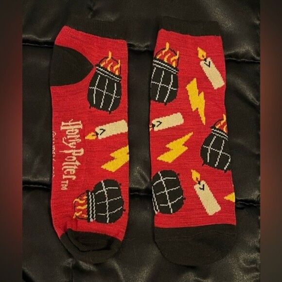 Harry Potter Gryffindor Hogwarts Socks 4 Pairs - Picture 4 of 7